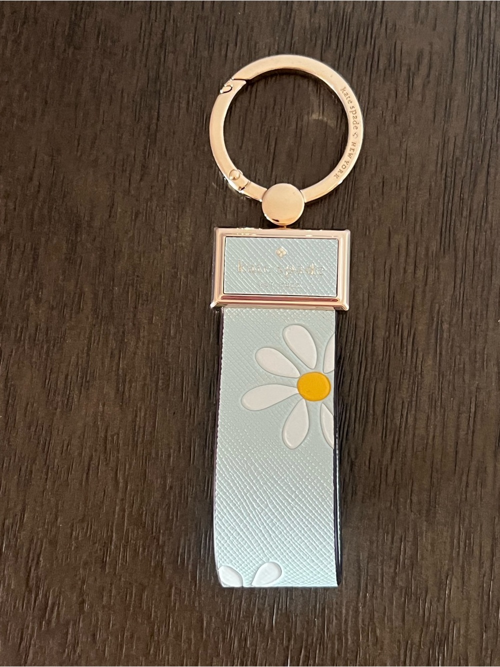 kate Spade Day Tripper Pale Blue Daisy Keyring with Gold Hardware